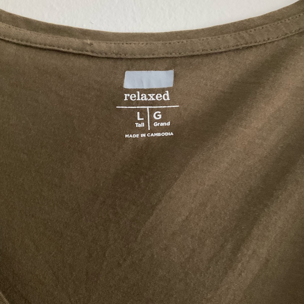 Assorted shirts - Picture 3 of 16